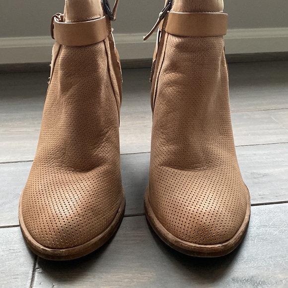 Dolce Vita Booties, Size 8.5 - Picture 2 of 6